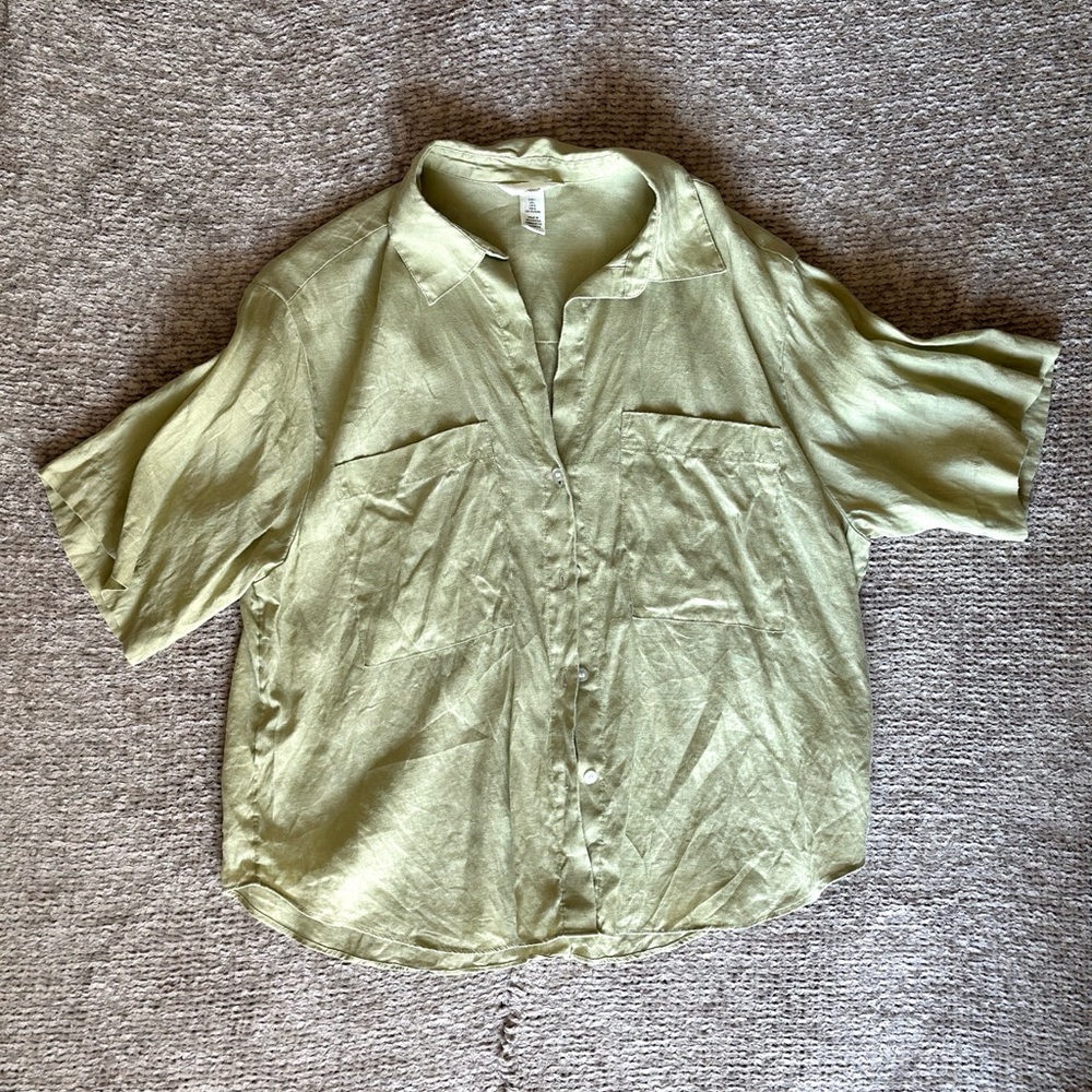 H&M Sage Short Sleeve Linen Button Up Large